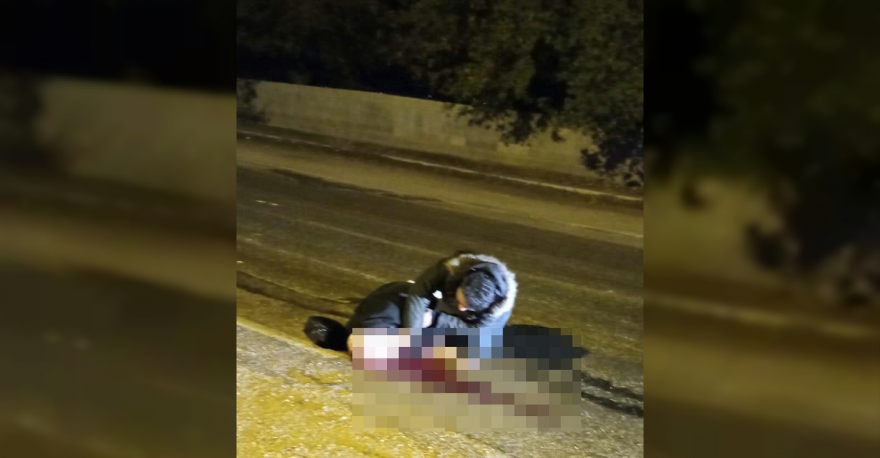 Öfkelenen kocanın hareket halindeki araçtan eşini attığı iddiası