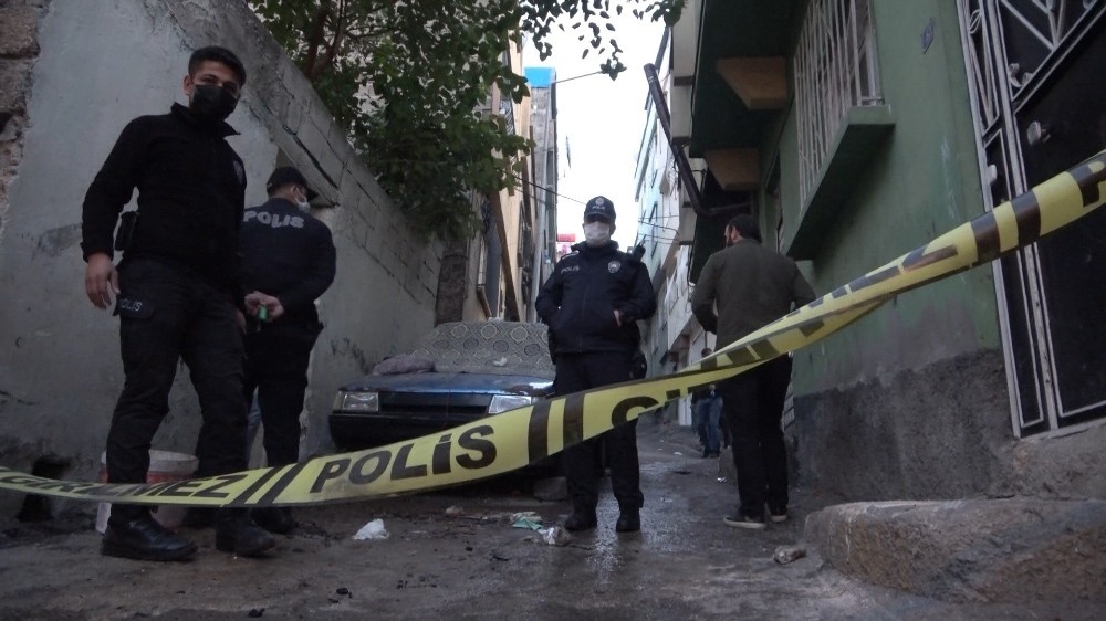 Gaziantep’te silahlı yol vermeme kavgası: 2 yaralı