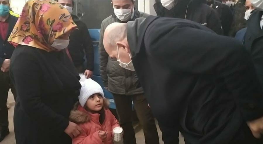 Bakan Soylu Yüksekova esnafını gezdi
