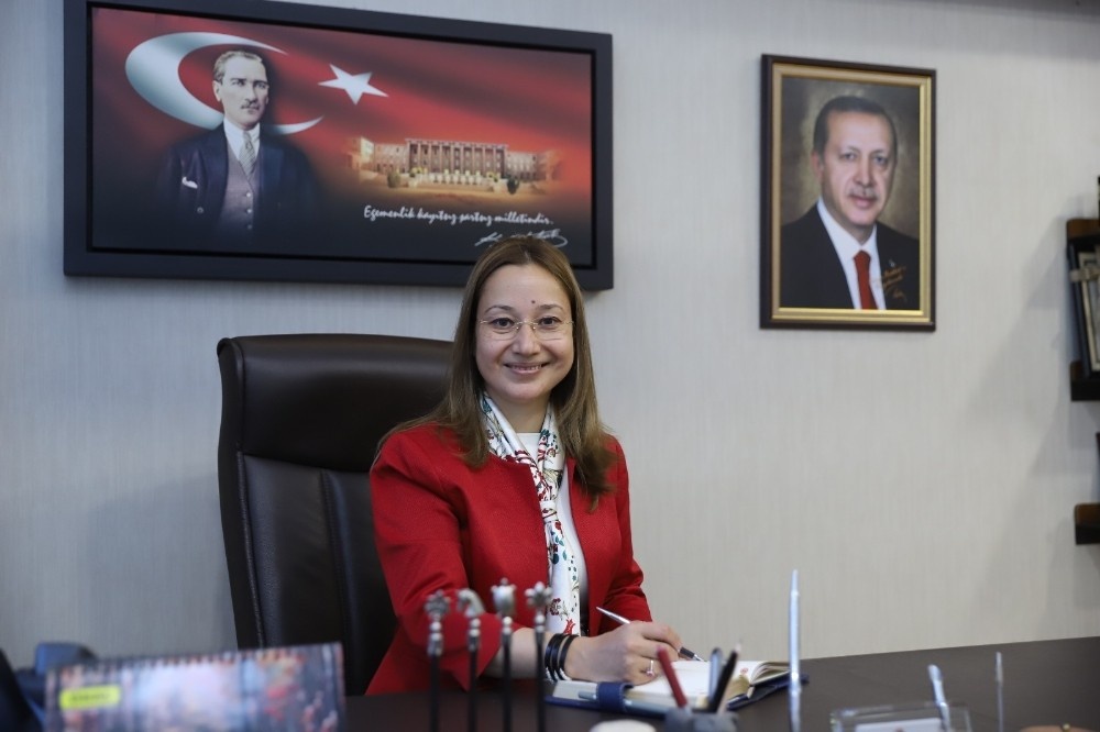 AK Partili Bakbak’ın Öğretmenler Günü Mesajı