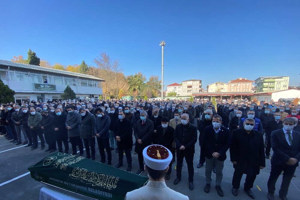 Eski belediye başkanı Aziz Duran son yolculuğuna uğurlandı