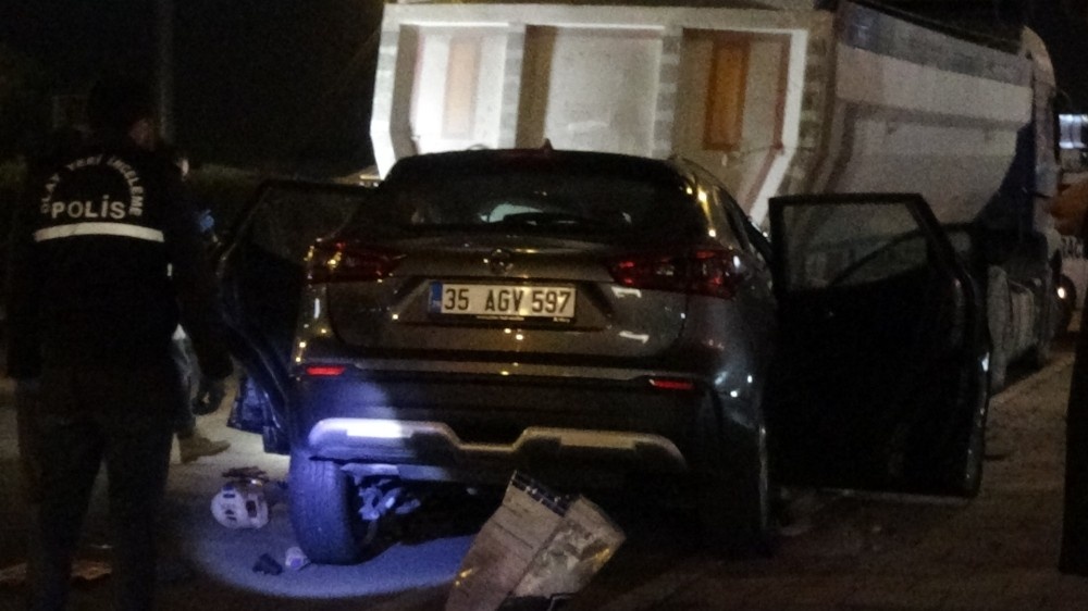 İzmir’deki trafik kazasında polis memuru hayatını kaybetti