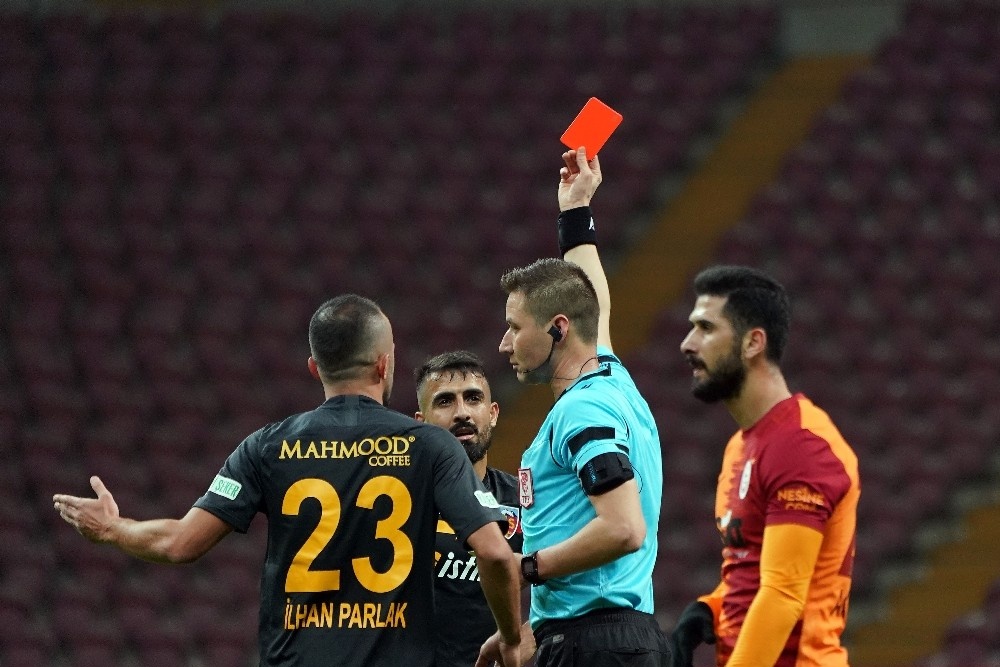 Muğdat Çelik: “Kırmızı kartı hak etmedim”