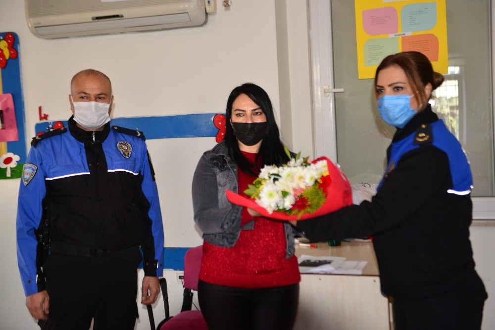 Eşi 16 yıl önce şehit olan Derya öğretmene polisten sürpriz
