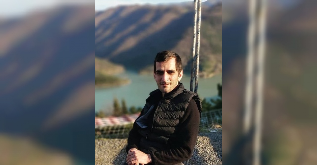 Fabrika işçisi üzerine devrilen tonlarca demirin altında can verdi