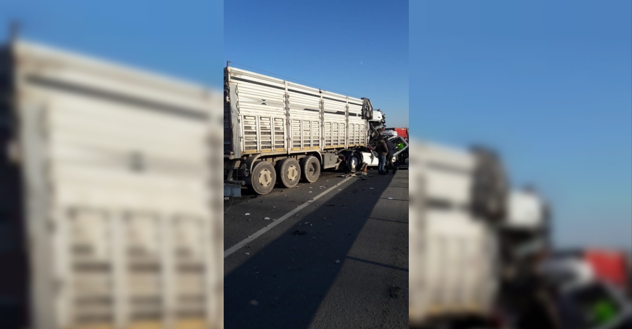 İki çekici çarpıştı; 1 ağır yaralı