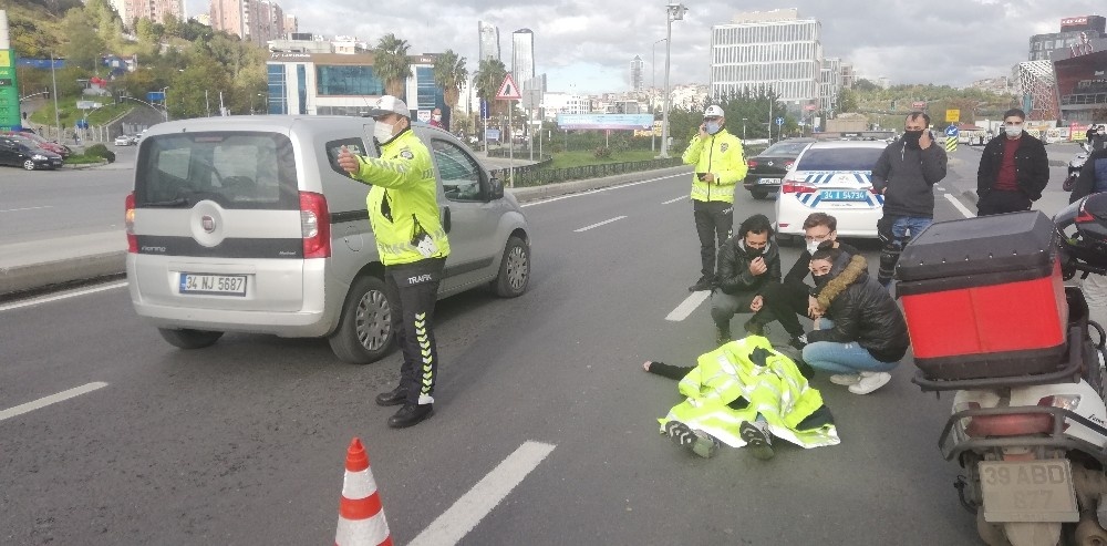 (Özel) İstanbul’da trafik polisinden yaralı genç kıza insanlık örneği