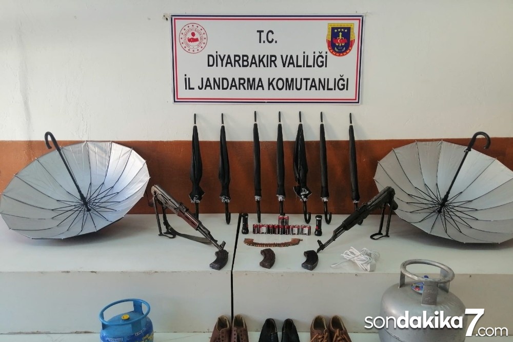 Diyarbakır’da teröristlere ait ısı yalıtımlı şemsiyeyle gizlenen sığınak tespit edildi