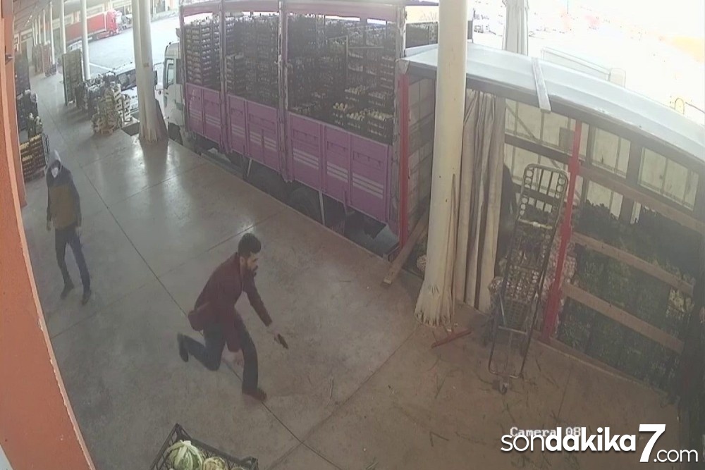 Sakarya’da silahlı saldırgan sebze halindeki şahsı böyle yaraladı