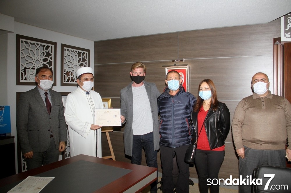 İngiliz Sam Müslüman oldu