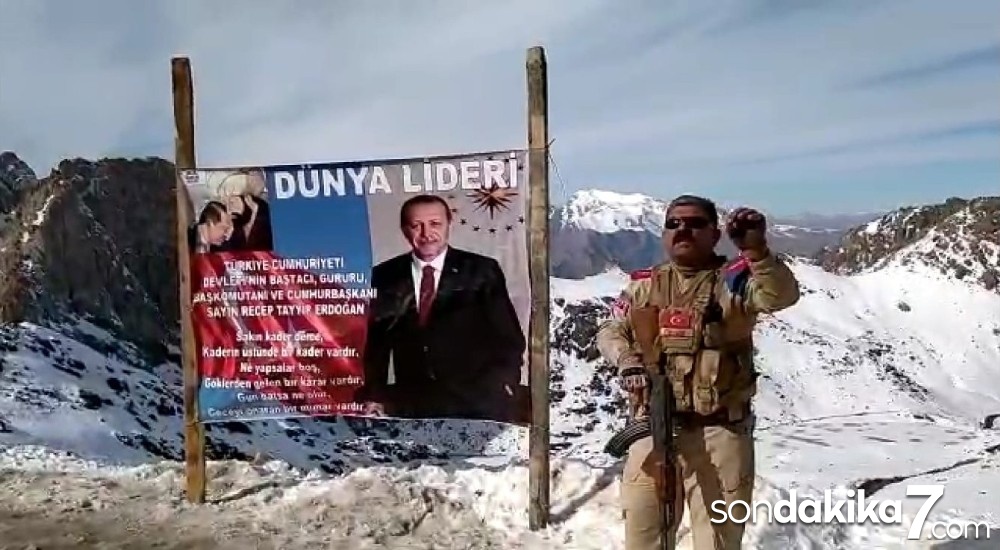 PKK terör örgütünden kurtarılan bölgeye Cumhurbaşkanı Erdoğan’ın posterini astı