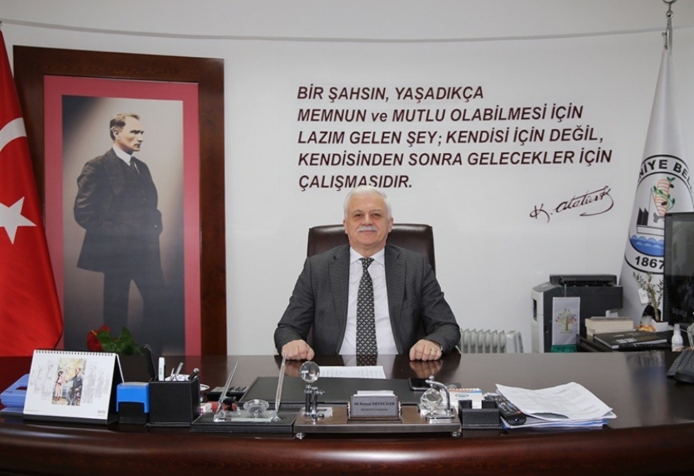 “Ağaç katliamı yapılıyor” iddaalarına Burhaniye Belediye Başkanı Ali Kemal Deveciler'den cevap geldi