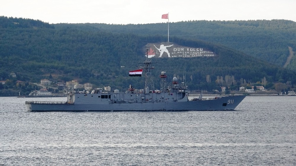 Mısır savaş gemileri Çanakkale Boğazı’ndan geçti