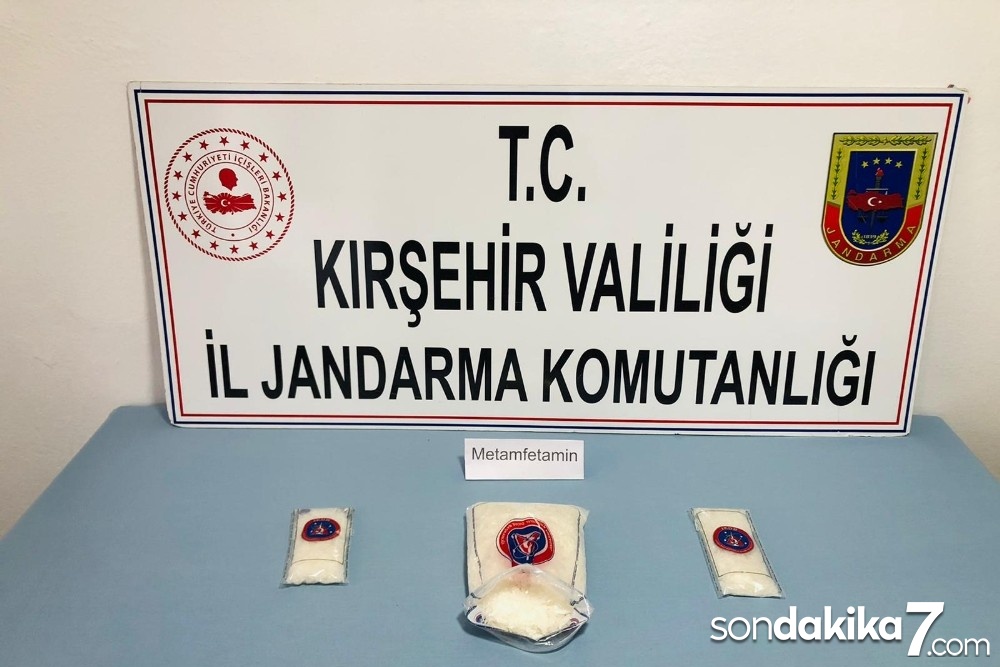 Kırşehir’de yolcu otobüsünde uyuşturucu sevkiyatını jandarma engelledi