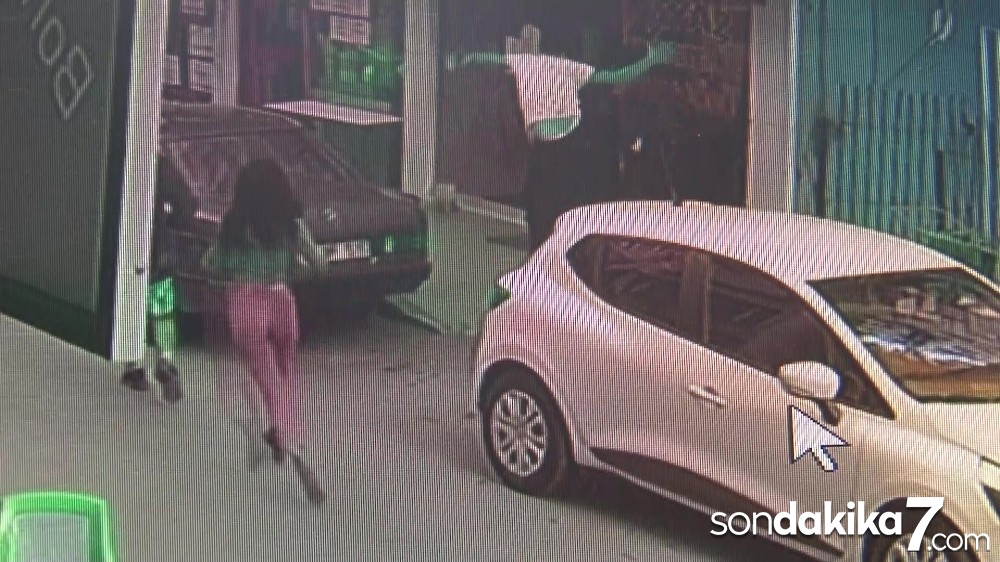 Antalya’da kaçan hırsıza uçan tekme