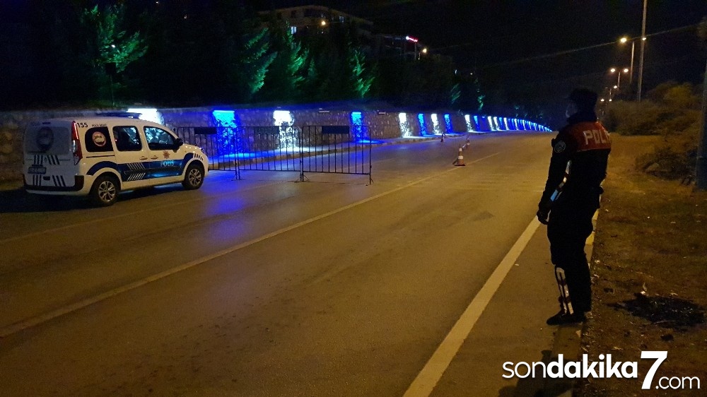 Kısıtlama başladı, cadde ve sokaklarda sessizlik hakim