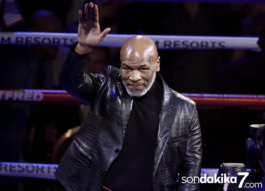 Mike Tyson ringlere döndü