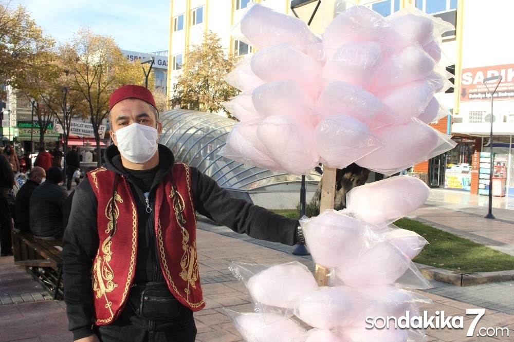 Isparta’ya pamuk şekerini sevdiren adam