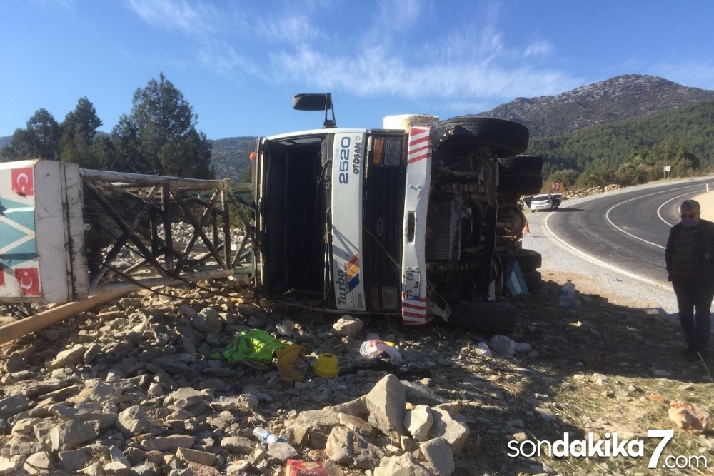 Sondaj kamyonu kontrolden çıkıp devrildi: 1 yaralı
