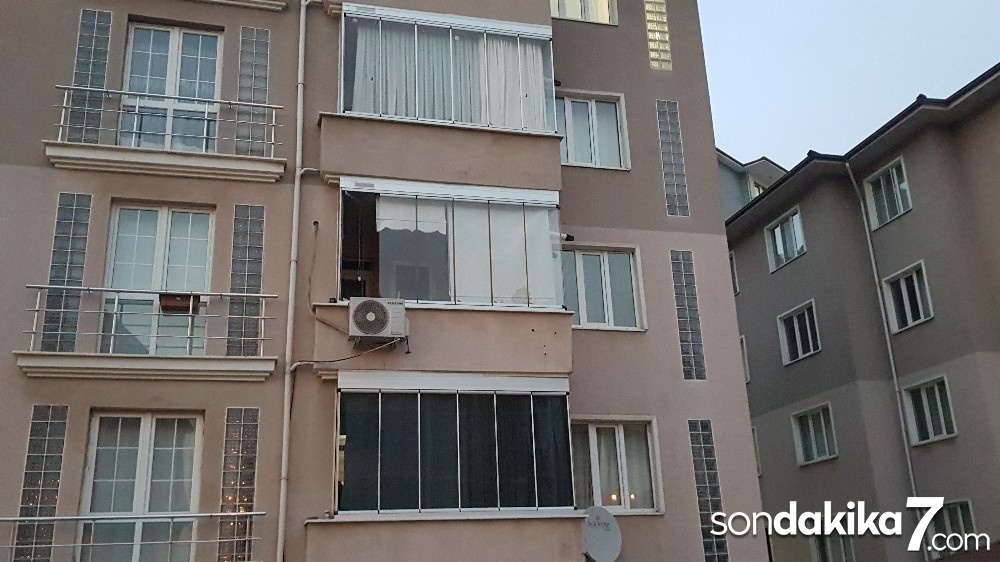 2. kattan düşen bebek ölümden döndü