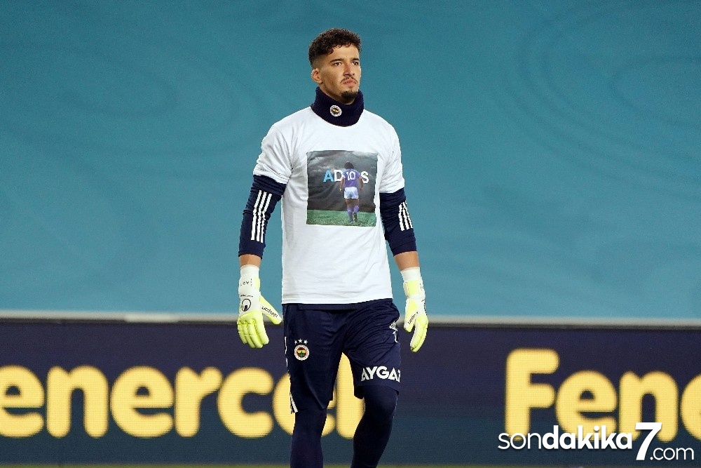 Derbide Maradona unutulmadı