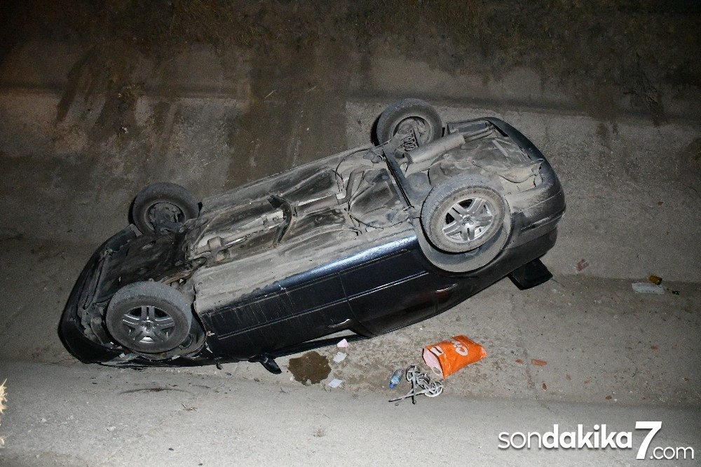 Boş sulama kanalına düşen otomobilin sürücüsü ağır yaralandı