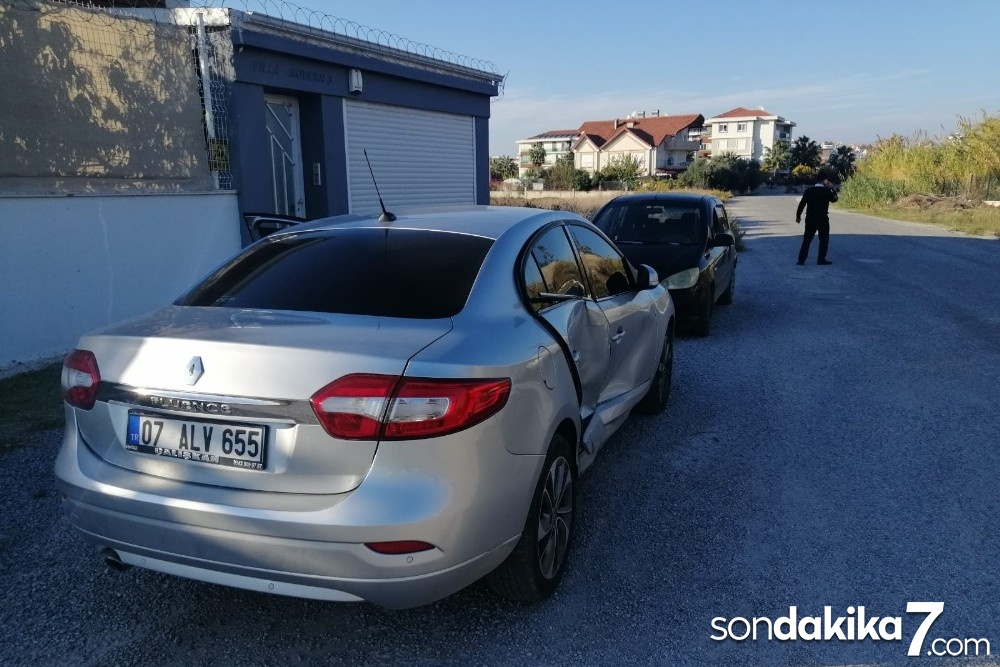 Trafik kazasında 3 ve 8 yaşındaki kardeşler yaralandı