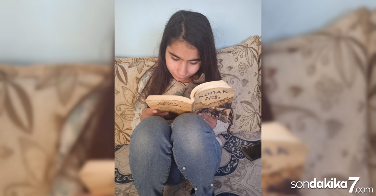 Gözlerini kaybetmek istemeyen genç kız, kendisine uzatılacak yardım elini bekliyor