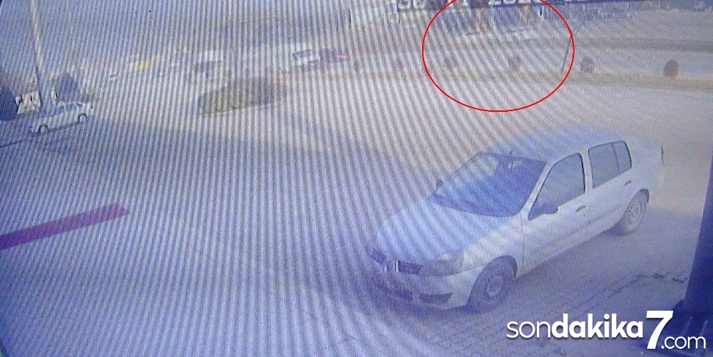 2 kişinin öldüğü 3 kişinin yaralandığı feci kaza saniye saniye kameraya yansıdı