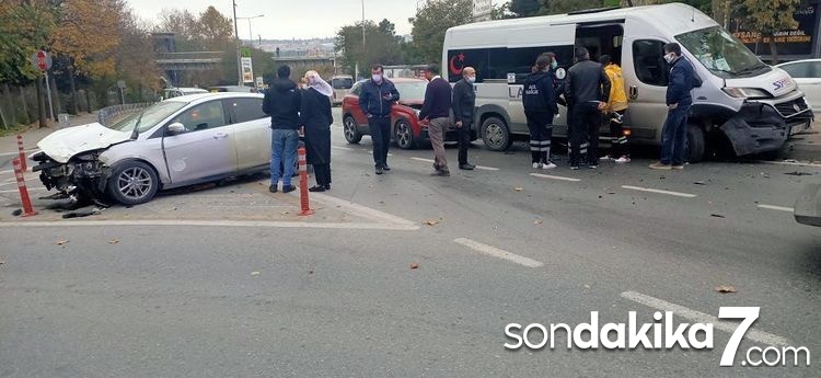 Halıcıoğlu’nda zincirleme kaza: 4 yaralı