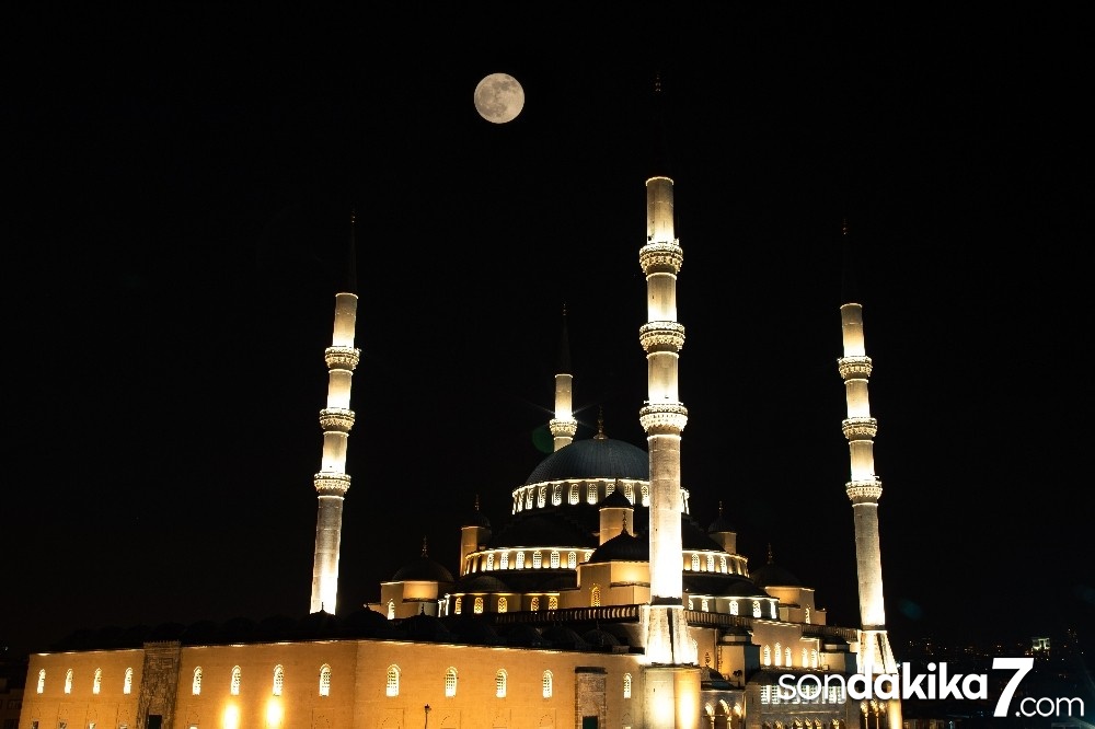 Ankara’da dolunay