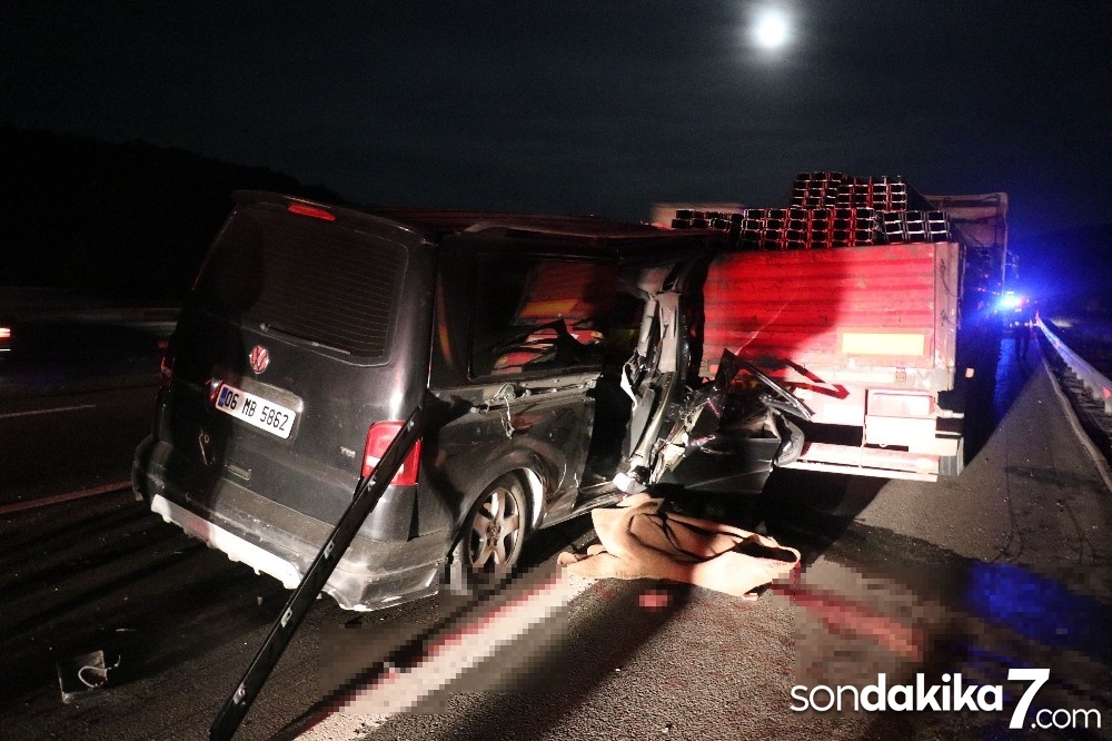 TEM’de feci kaza: 2 ölü, 3 yaralı