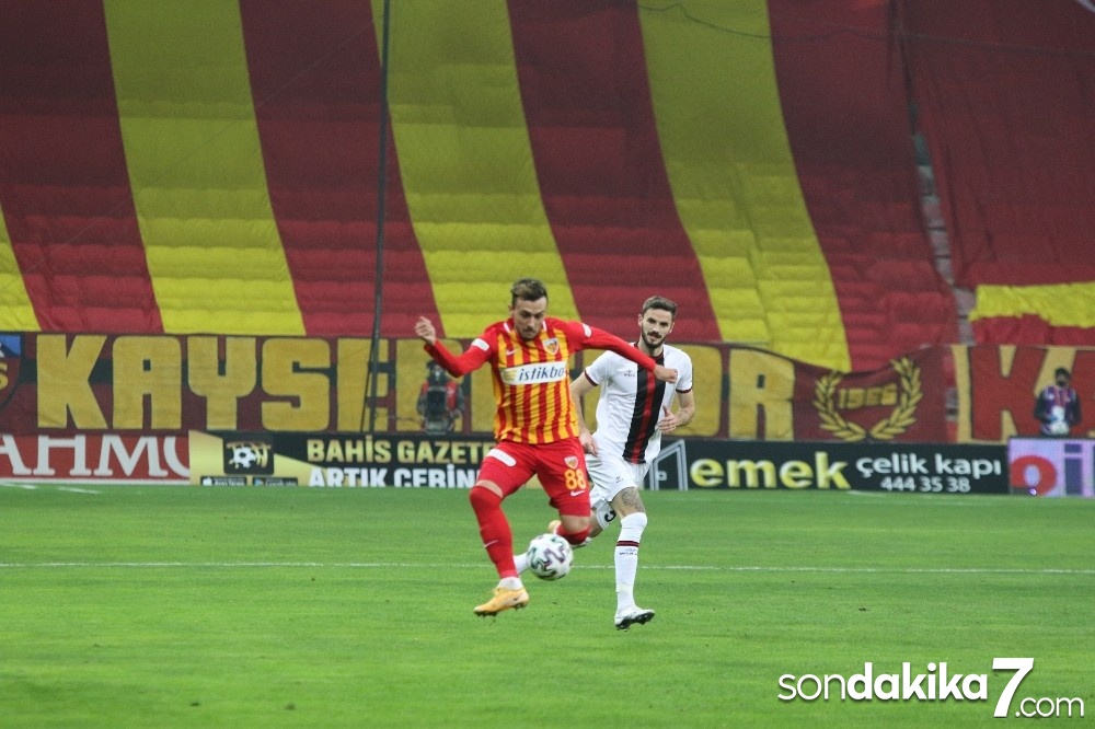 Hes Kablo Kayserispor: 0 - Fatih Karagümrük: 0 (İlk yarı)