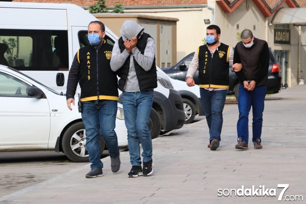 1 lira 75 kuruşluk kapkaça 2 tutuklama