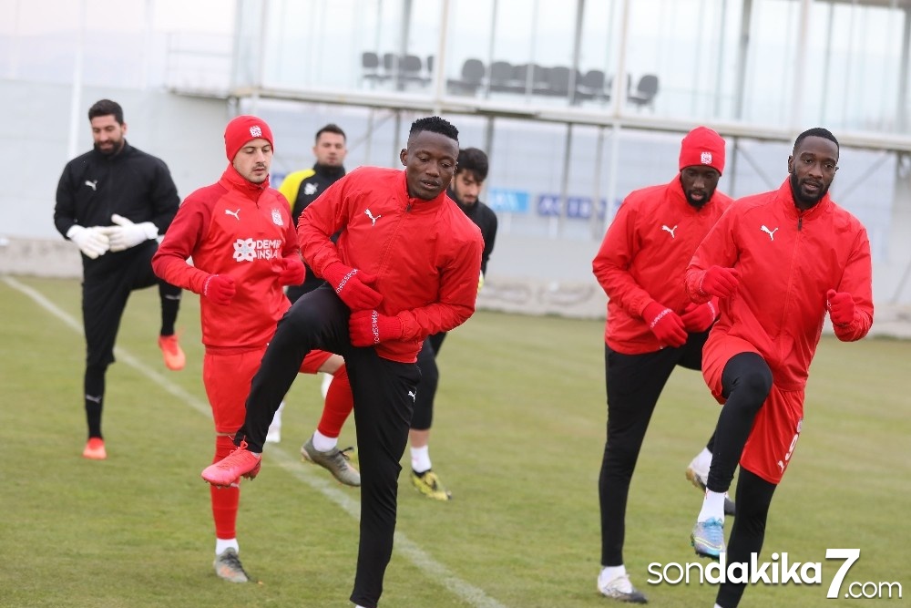 Sivasspor, Villarreal maçının hazırlıklarına başladı