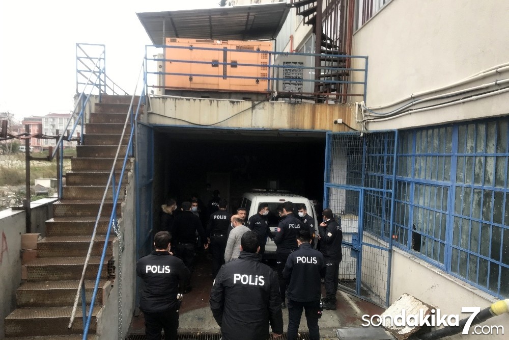 Esenyurt’ta şüpheliyi kovalayan polis, iş yerinin duvarına çarptı