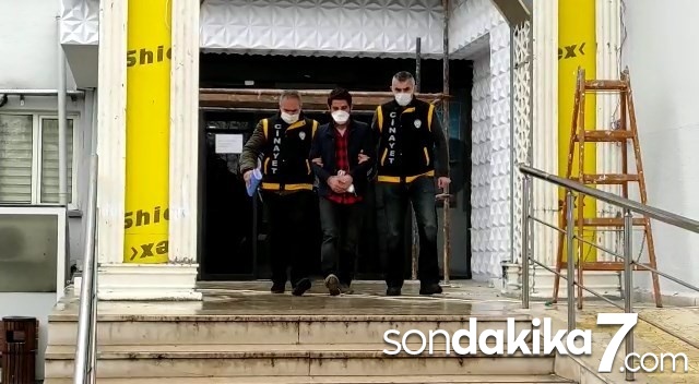 Bursa’da apartman girişinde kadın cesedi...Bir kişi gözaltına alındı
