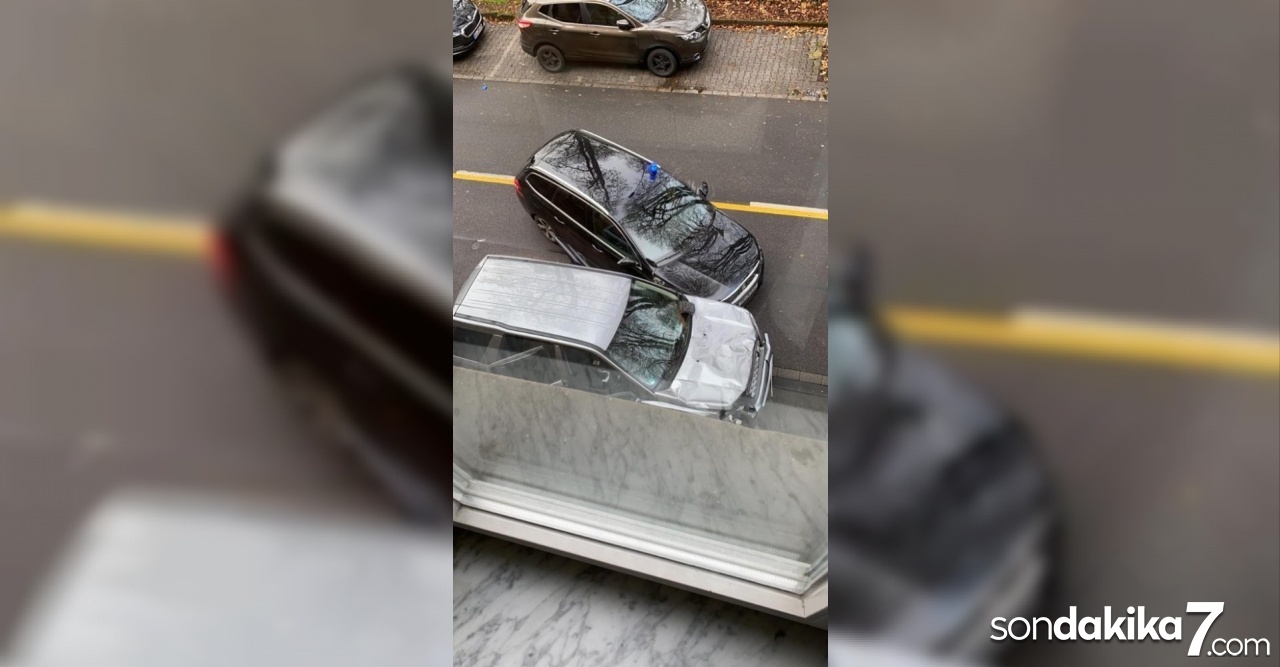 Almanya’da araç yayaların arasına daldı: 2 ölü