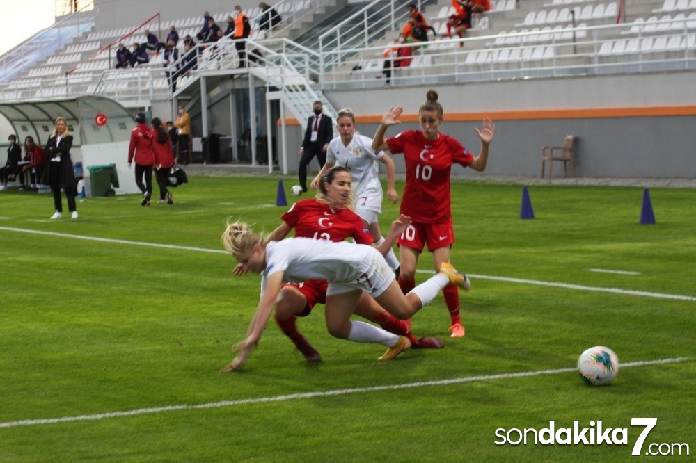 A Milli Kadın Futbol Takımı, Rusya’ya 2-1 mağlup oldu