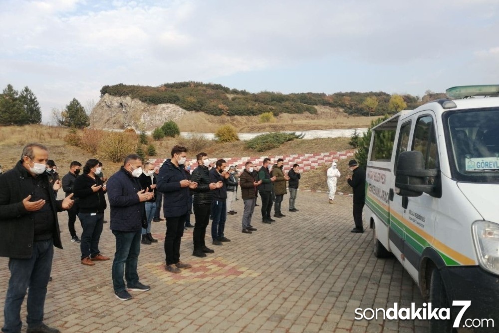Abla kardeş aynı gün korona virüse yenik düştü