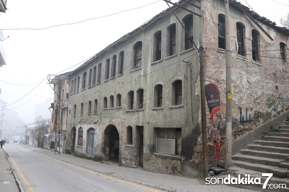 Yıkılmaktan kurtulan 200 yıllık tarihi Katırcılar Hanı butik otel ve müze olacak
