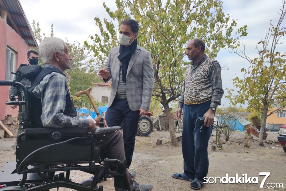 Kaymakamdan engelli vatandaşa tekerlekli sandalye sürprizi