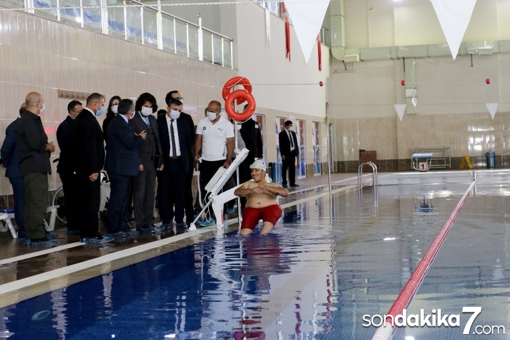 AİÇÜ, özel gereksinimi olan muhataplarının hayatını ışığıyla aydınlatıyor