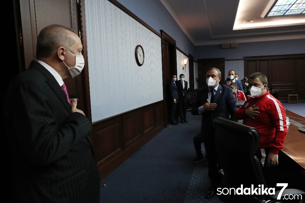 Cumhurbaşkanı Erdoğan, engelli vatandaşlarla bir araya geldi