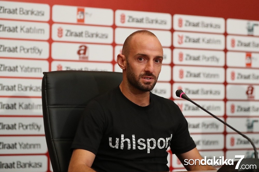 Alanyaspor’da Efecan Karaca’nın korona virüs testi pozitif çıktı