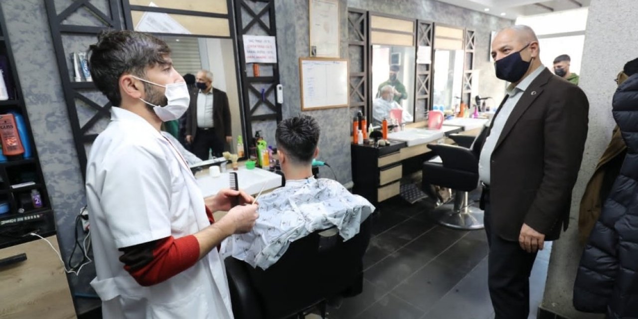 Başkan Büyükgöz Cuma Namazı sonrası esnafları ziyaret etti