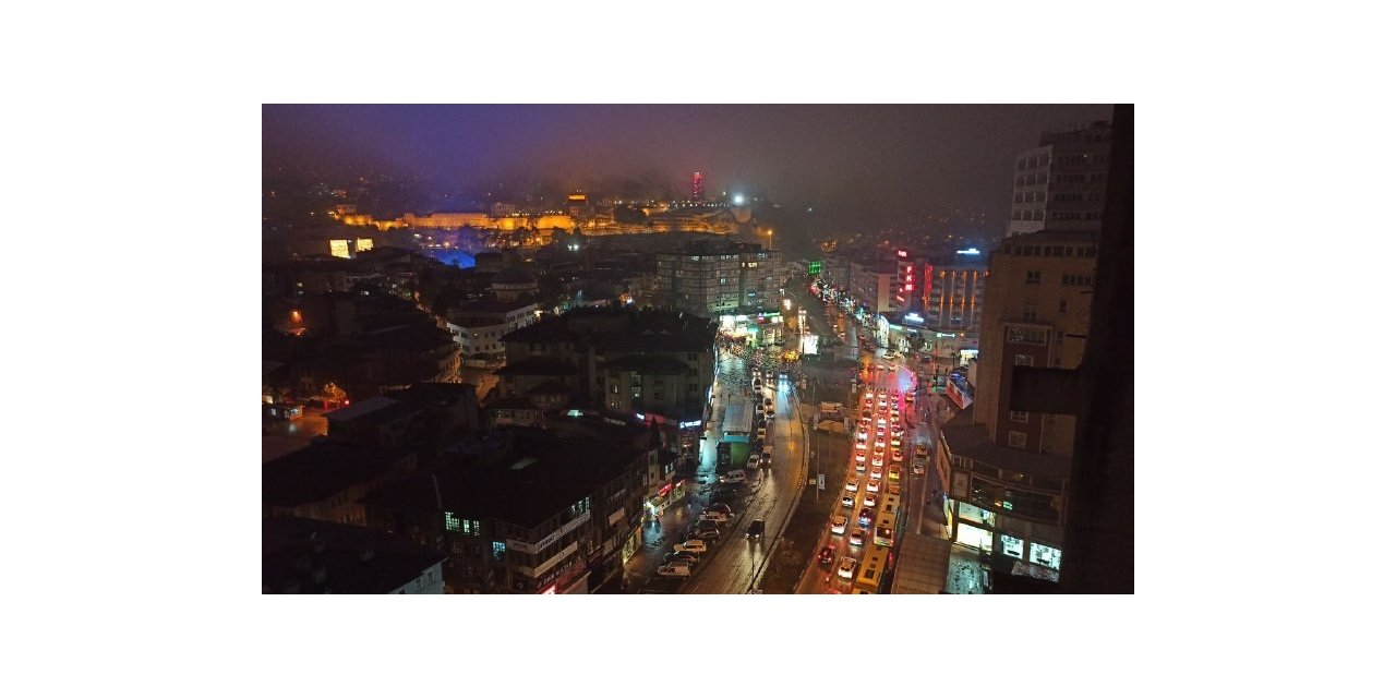 Bursa’da Kısıtlamaya Saatler Kala Yoğun Trafik Oluştu