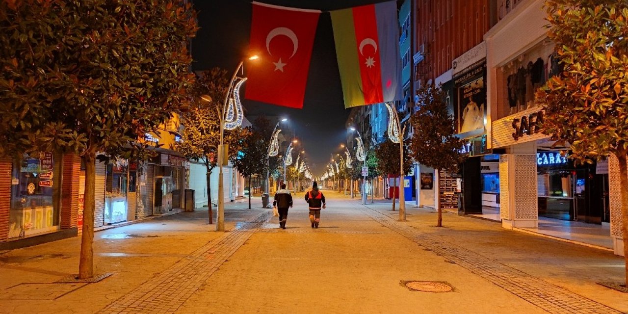 Sakarya’da Sokaklar Sessizliğe Büründü