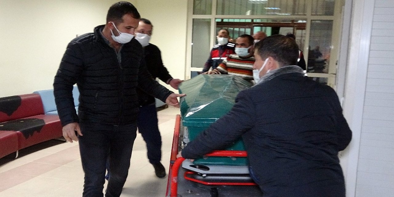 Kamyonetinin Altında Kalan Adam Hayatını Kaybetti