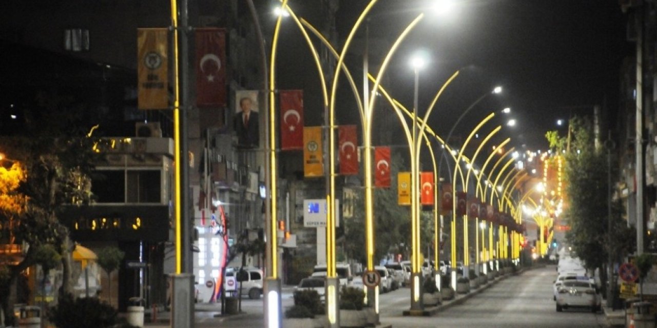 Cizre’de Cadde Ve Sokaklar Sessizliğe Büründü